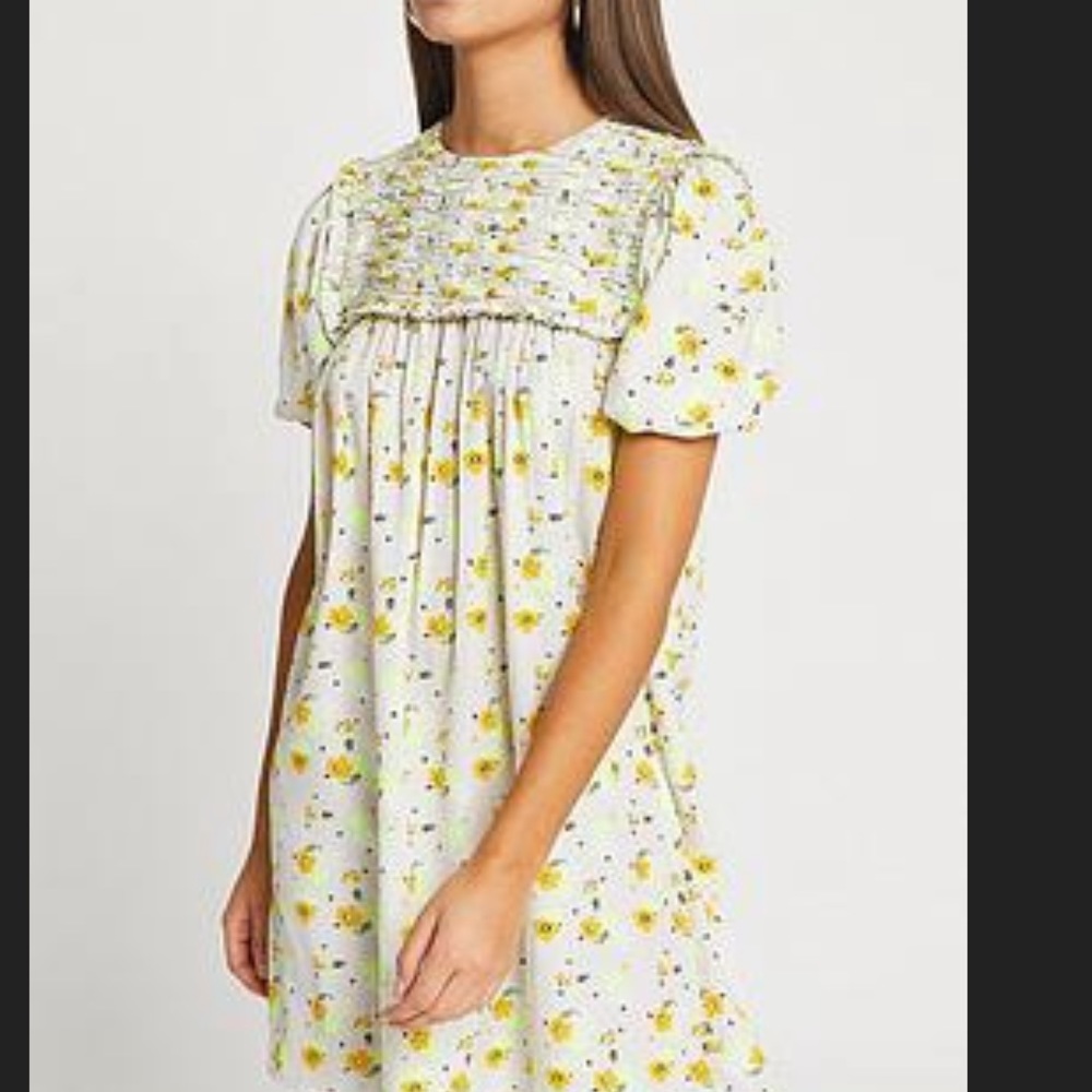 RIVER ISLAND Floral smock dress. SZ. 10. NWT